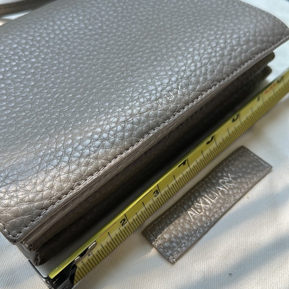 AUX Auxiliary Aritzia) Calisch Cow Leather Grey CrossBody Shoulder Bag Purse - Picture 2 of 11